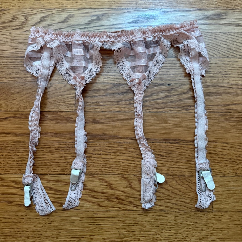 Vintage Lily of France lace garter Medium